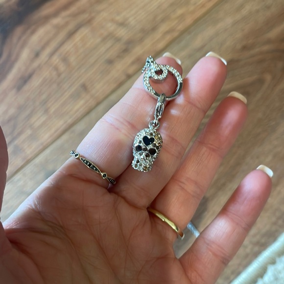 Swarovski crystal skull necklace - Picture 1 of 2